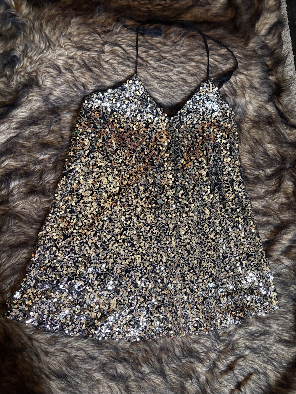 Honey Punch Black and Gold shimmering Sequin Halter Dress Size Medium